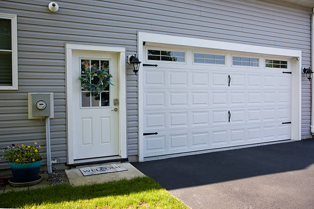 24/7 Emergency Garage Door Panel Replacement experts in Livingston, TN